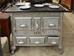 Les Objets Antiquites Brocante Vendus Cuisiniere Ancienne Petit Stockage De Cuisine Cuisinieres Antiques