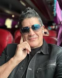 Eyyyyy mi gente🤗🤙🏼 Rumbo a Neyba y después Vicente Noble a brindar  nuestra música a nuestra gente querida del Sur, RD🙏🏼 . Feliz resto de  semana y mañana, comenzar con alegría, entusiasmo,