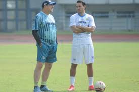 Inilah pembuktian ezra walian sebagai striker tajam kelas eropa garuda legend team official : Ezra Walian Does Not Have A High Target In The Menpora Cup