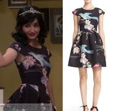 Eve Baxter Fashion Clothes Style And Wardrobe Worn On Tv Shows Shop Your Tv