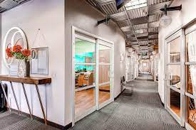 Natural hair salon that focuses on maintaining & restoring healthy hair. Sola Salon Studios In Apex Nc