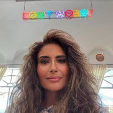 What are some casual and delicious spots to eat in Venice near St. Regis?