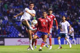 ¡Entrada BRUTAL a la cabeza! Portero mexicano ve la roja directa