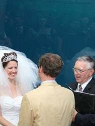 Add things like wind, uncooperative flower girls, and alcohol consumption, and taking a decent picture becomes nigh unto impossible. Beluga Whale Photobombs Wedding And Inspires Hilarious Photoshop Battle
