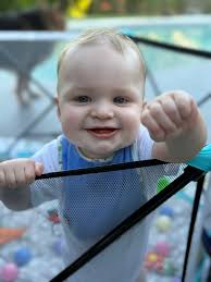 Ended the holiday weekend with a fist bump, a smile and some doggie kisses🥰