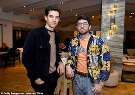 He and olivia have been dating a few months so obviously you want the 411 on olivia rodrigo's movie producer boyfriend, adam faze. Olivia Rodrigo Geht Mit Ihrem Neuen Freund Adam Faze An Die Offentlichkeit Aktuelle Boulevard Nachrichten Und Fotogalerien Zu Stars Sternchen