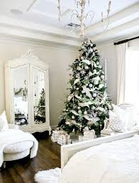 Don't forget, your christmas tree could well be adorning the room for a tenth of the year, so make. 25 Dreamiest Christmas Bedrooms That You Won T Want To Leave Digsdigs
