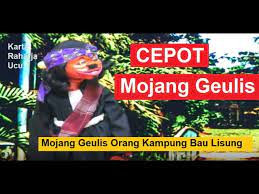 Feb 06, 2020 · lirik lagu mojang geulis budak kampung bau lisung tilu bulan manehna cicing di bandung kiwari mojang geulis siga nu linglung make baju ge nu ngararatung adalah penggalan lirik lagu mojang geulis budak kampung jurig jarian yang dinyanyikan oleh seorang pengamen cilik. Download Mojang Geulis Budak Kampung Bau Lisung Mp3 Mp4 3gp Flv Download Lagu Mp3 Gratis