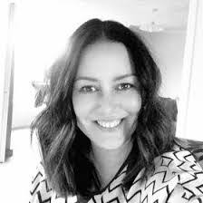 Tara Sinclair's Instagram, Twitter & Facebook