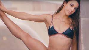 5′ 2″ aly raisman facts: Aly Raisman Has Powerful Message On Body Image After Si Swimsuit Debut