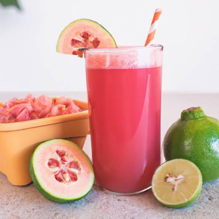 Suco de goiaba com limão
