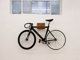 diyでも作れそう シンプルな木製自転車ラックmake 自転車ラック 自転車 壁掛け 自転車