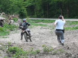 C'est aussi le cas des noms des jours de la semaine, ainsi que des noms de mois, de saisons, de langues et d'arbres : Usagers Des Chemins Et De La Foret Des Regles A Respecter Avallon 89200