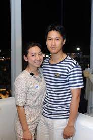 กรณีมีผู้ใช้เฟซบุ๊กรายหนึ่ง โพสต์เรื่องราวสุดงง หลังจากที่ไปซื้อไก่ทอดราคา 85 บาท และจ่ายเงินด้วยแบงก์ 500 แต่แม่ค้ากลับไม่ได้เงินทอน อ้าง. 57yfkt1e5cta M