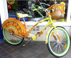 What a gorgeous way to decorate bikes !! 28 Genius Ways To Make Your Bike Look Fabulous