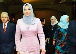 Born 7 december 1973) is the current sultanah consort of terengganu. Terengganu Sultanah S Sarawak Report Suit Hearing In November The Malaysian Insight Terengganu