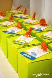 My Parties How To Plan A Dinosaur Baby Shower The Party Teacher