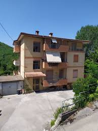 80 circa, facente parte di un fabbricato costruzione 83' dotato di ascensore. Quadrilocale Atripalda Vendita 70 000 120 Mq Doppi Servizi Cambiocasa It