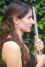 Olivia Abreu, flute