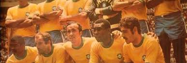 ● na primeira copa do mundo transmitida ao vivo, com imagens ainda em preto e o brasil diminuiu o ritmo, trocando passes e procurando esfriar o jogo. Ebc Em 1970 Brasil Vencia O Peru Pelas Quartas De Final Da Copa