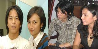 Namun dibalik semua ada kisah masa lalu yang panjang dilaluinya dengan ariel noah. Lama Tak Ada Kabar Beginilah Penampilan Terbaru Sarah Amalia Mantan Istri Ariel Noah Planet Merdeka