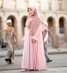 Sebelumnya, pengadilan agama cibinong telah mengonfirmasi adanya permohonan cerai dari larissa chou terhadap alvin faiz. Intip Inspirasi Fashion Hijabers Kalem Ala Larissa Chou Mualaf Yang Jadi Menantu Ustadz Arifin Ilham