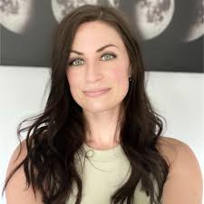 Alisa Ebert's Instagram, Twitter & Facebook