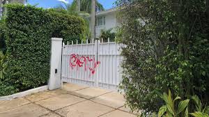 Apr 22, 2021 · white house. Wptv On Twitter Breaking Jeffrey Epstein S Palm Beach Estate Vandalized With Red Graffiti Https T Co Ovvpnwxrpx