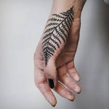 Girls prefer tattoos that enhance their personality, beauty and femininity. Hand Tattoo Ideas For Girls Best Female Hand Tattoos Positivefox Com