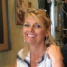 Nanette Fox's Instagram, Twitter & Facebook