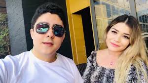 Con markitos toys saludando al público, dale like a la pagina💚