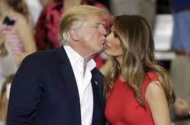 Born melanija knavs mɛˈlaːnija ˈknaːws, tone needed germanized as melania knauss meˈlaːni̯a ˈknaʊs; Melania Trumps Deal Buch Soll Brisante Geheimnisse Uber Ehevertrag Luften Panorama Stuttgarter Zeitung