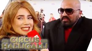 Circus halligallis „stift und block ist der gute mit ferris mc, charlotte roche, haftbefehl, franz josef strauß, rudi völler, joko und klaas, gerhard. Palina Beim Echo Die Ultimative Rote Teppich Maz Circus Halligalli Youtube