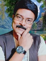 Zindagi chhoti hai, aur waqt kisi ka intezaar nahi karta. Apne safar ko  pyar se roshan karo, dusron ke liye rahm aur nek dil bano. Na dukh dena, na  buraayi karna, sirf