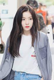 Pin Oleh Lilac Di Red Velvet Gaya Model Pakaian Beludru Merah Model Pakaian