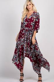 2020 Yazlik Elbise Modelleri Bordo Uzun V Yakali Kisa Kol Asimetrik Etekli Desenli Siyah Stiletto Ayakkabi Elbise Elbise Modelleri Moda Stilleri