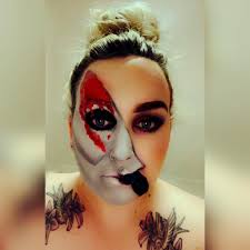 I'm digging these blood fashion looks. 🧛‍♂️