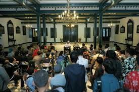 Sebelumnya, kabar duka dari kota solo, jawa tengah, telah wafat kanjeng gusti pangeran adipati arya (kgpaa) mangkunegara ix. Puro Mangkunegaran Mnsurakarta Twitter