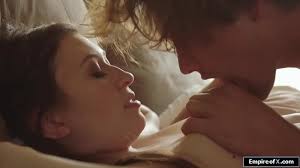 Guy undresses his girlfriend eats her pussy then fucks her - XNXX.COM