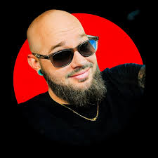 MMA fighter Sean Strickland tries Popeyes fried chicken, and some may find  this controversial… "I want to understand the experience... Wow, this is  really delicious chicken! I might just become a fan