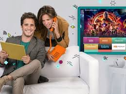 Diego recently starred as the titular character in luis miguel, la serie. the series, about the mexican singer's rise to international fame premiered on. Fotos Web Izzi Diego Boneta International Fan Club Peru Facebook