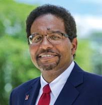 Robert Zic's Instagram, Twitter & Facebook