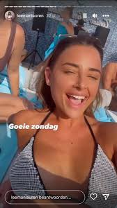 Ex-Wag Lauren geeft zomaar boezem bloot voor Duivel Conner Rousseau