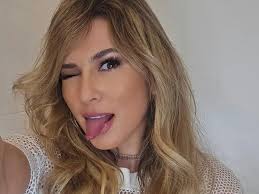 Lívia Andrade dá detalhes de romance com lutador: "Missão"