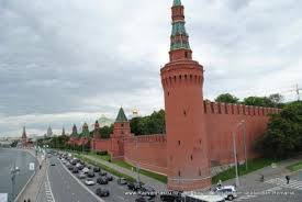 A fost chemată poliţia, care a gasit asupra lui 2500 de ruble şi un bilet de tramvai din moscova. Primele Imagini Si Impresii De La Moscova Razvan Pascu