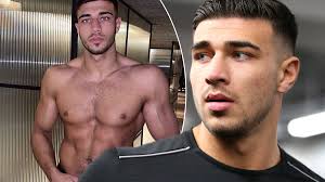 His mother, chantal, is of mauritian descent. Love Island S Tommy Fury Strips Off To Flaunt Toned Physique After Training For Boxing Match Ok Magazine