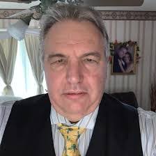 Robbie Ogle's Instagram, Twitter & Facebook