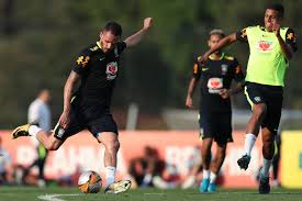 Como acontece em quase toda janela para transferências no futebol, o nome de renato augusto voltou a ser ligado ao corinthians. Renato Augusto Facebook