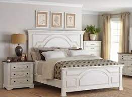 Case in point, this lovely bedroom by amber interior design based in calabasas, california. Rustic Vintage Distressed White Pine Wood Queen Bed Bedroom Furniture Ebay