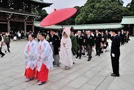 June Is Wedding Season In Tokyo So We Answered All Those Frequently Asked Questions Japanese Wedding Japanese Wedding Traditions Traditional Japanese Wedding